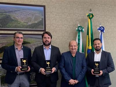 Foto da Notícia: Advocacia luverdense é homenageada por engajamento na construção de Cidade Jurídica